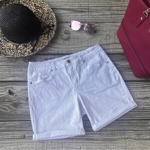 New Directions Weekend White Cuffed Denim Shorts – Size 10
